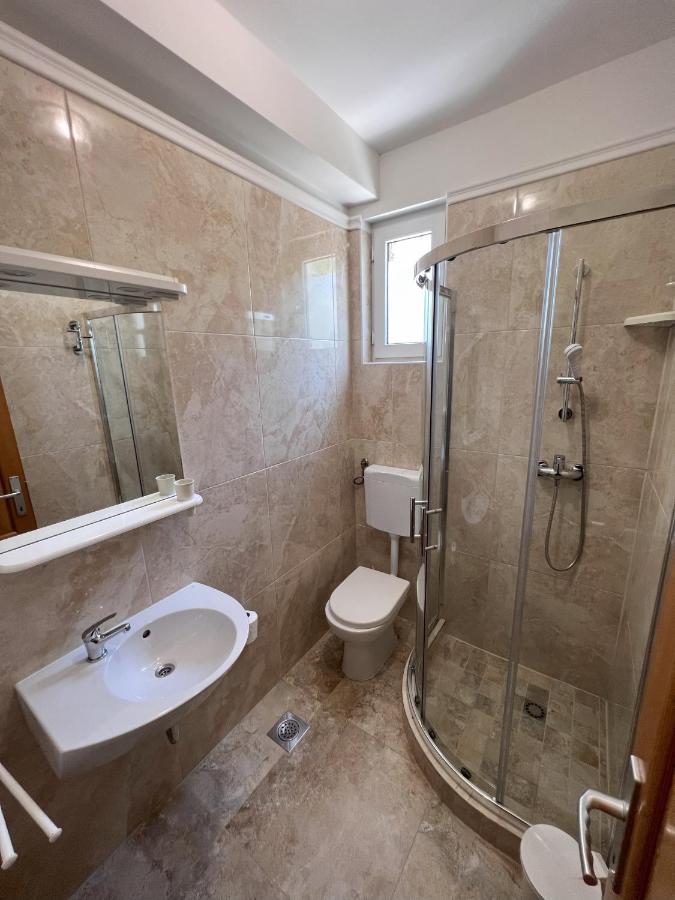 Apartmani Palme Funtana Esterno foto