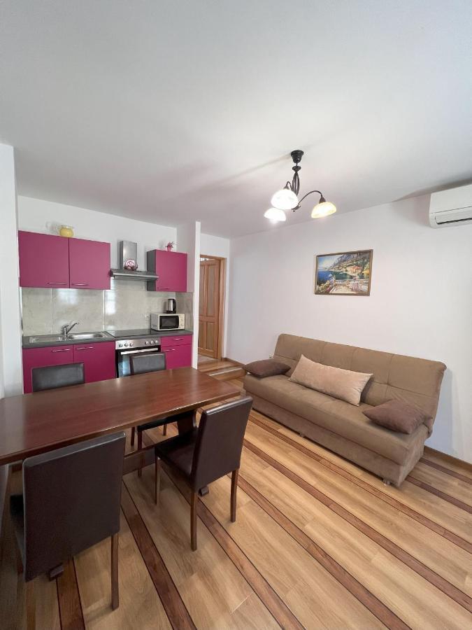 Apartmani Palme Funtana Esterno foto