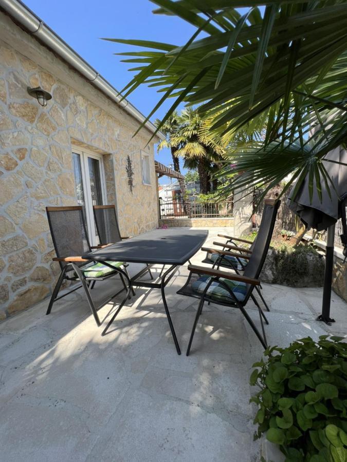 Apartmani Palme Funtana Esterno foto