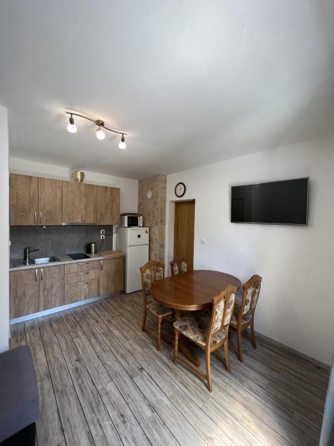 Apartmani Palme Funtana Esterno foto