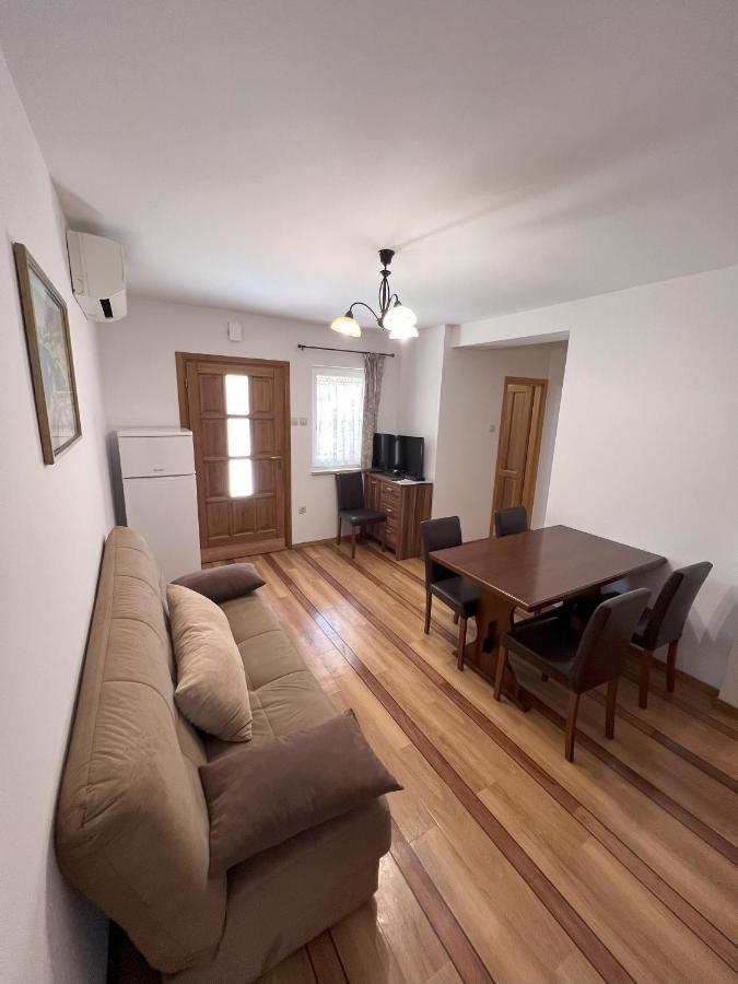 Apartmani Palme Funtana Esterno foto