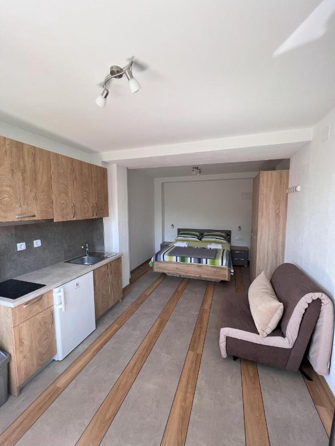 Apartmani Palme Funtana Esterno foto
