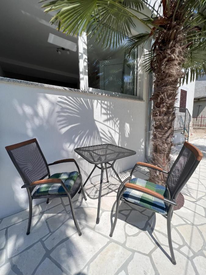 Apartmani Palme Funtana Esterno foto