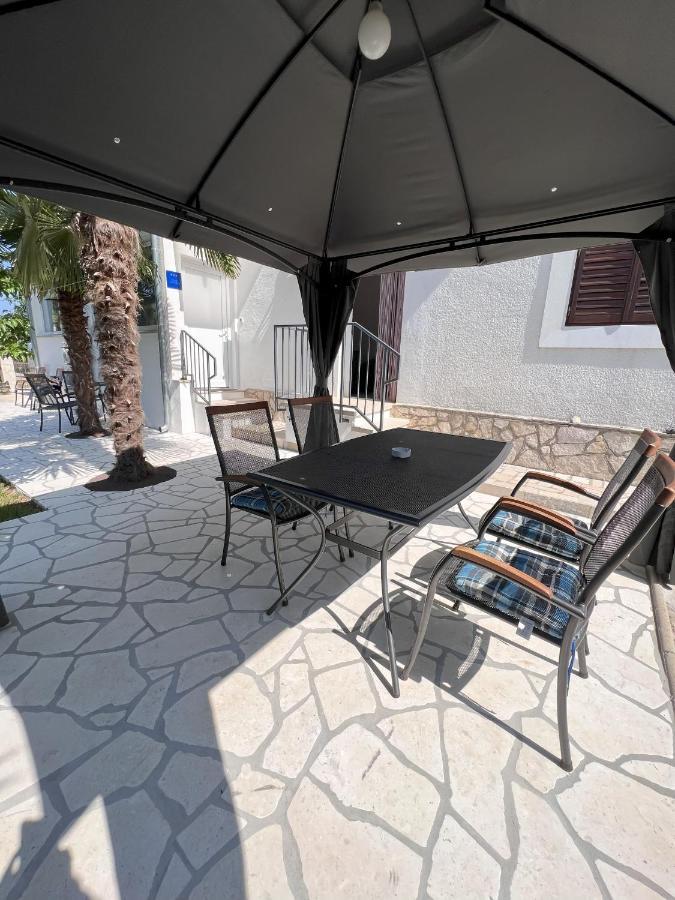 Apartmani Palme Funtana Esterno foto