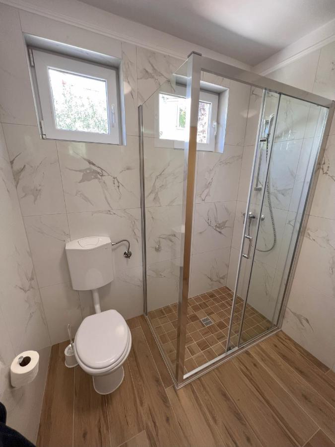 Apartmani Palme Funtana Esterno foto