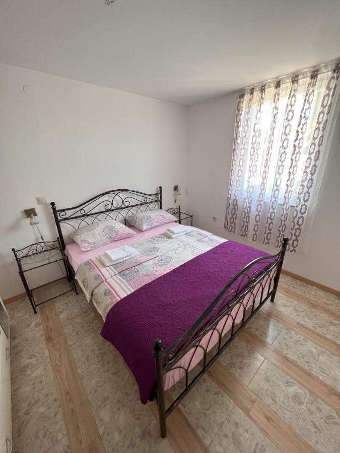 Apartmani Palme Funtana Esterno foto